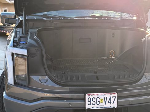 Used 2023 Ford F150 Lightning Platinum image 6