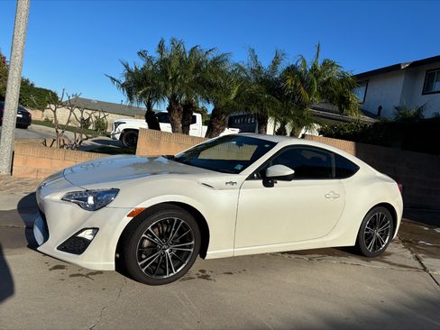 Used 2013 Scion FR-S image 4