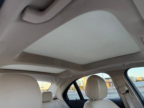 Used 2017 Mercedes-Benz C 300 Sedan image 27