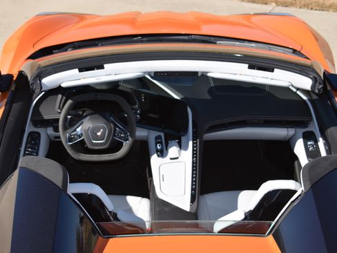 Used 2024 Chevrolet Corvette Stingray Premium Conv w/ Z51 Performance Package image 12