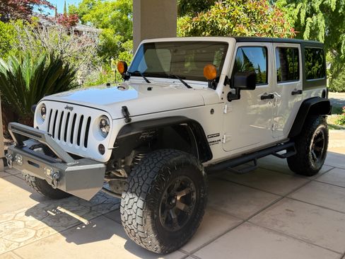 Used 2016 Jeep Wrangler Unlimited Sport w/ Quick Order Package 24S AWD/4WD image 1