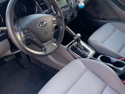 Used 2017 Kia Forte LX image 8