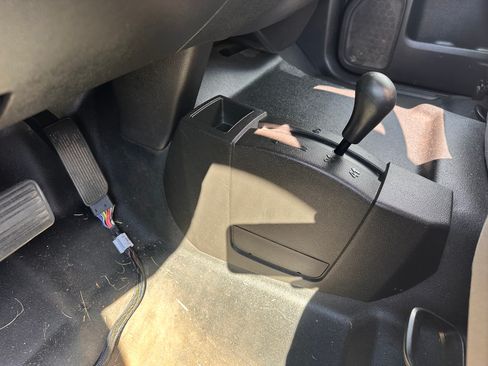 Used 2015 Chevrolet Silverado 2500 W/T AWD/4WD image 10