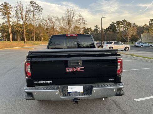 Used 2018 GMC Sierra 1500 SLT w/ SLT Premium Package image 4