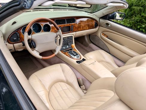 Used 2005 Jaguar XK8 Convertible RWD image 8
