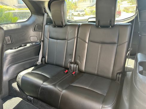 Used 2013 Nissan Pathfinder Platinum w/ Platinum Premium Pkg image 11