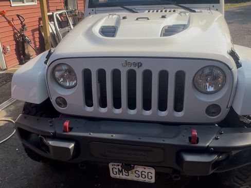 Used 2014 Jeep Wrangler Unlimited Rubicon AWD/4WD image 4