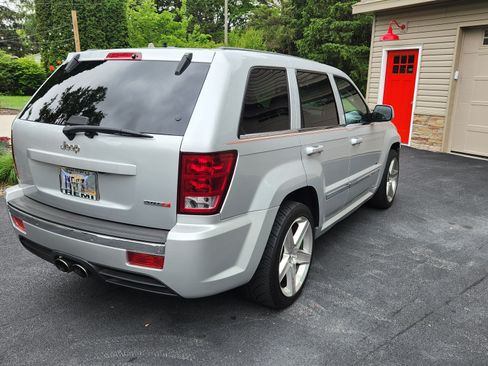 Used 2006 Jeep Grand Cherokee SRT8 w/ SRT Option Group I AWD/4WD image 5
