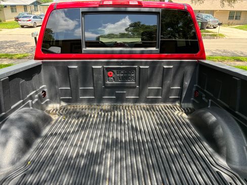Used 2010 Nissan Titan SE w/ SE Value Truck Pkg RWD image 8