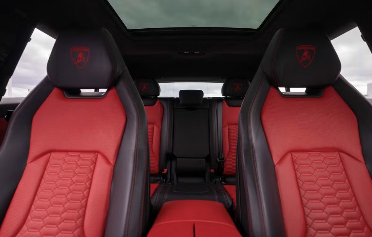 Used 2021 Lamborghini Urus AWD/4WD image 8