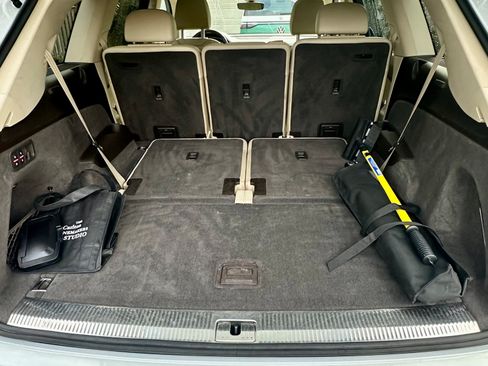 Used 2018 Audi Q7 3.0T Prestige w/ Prestige Package image 2