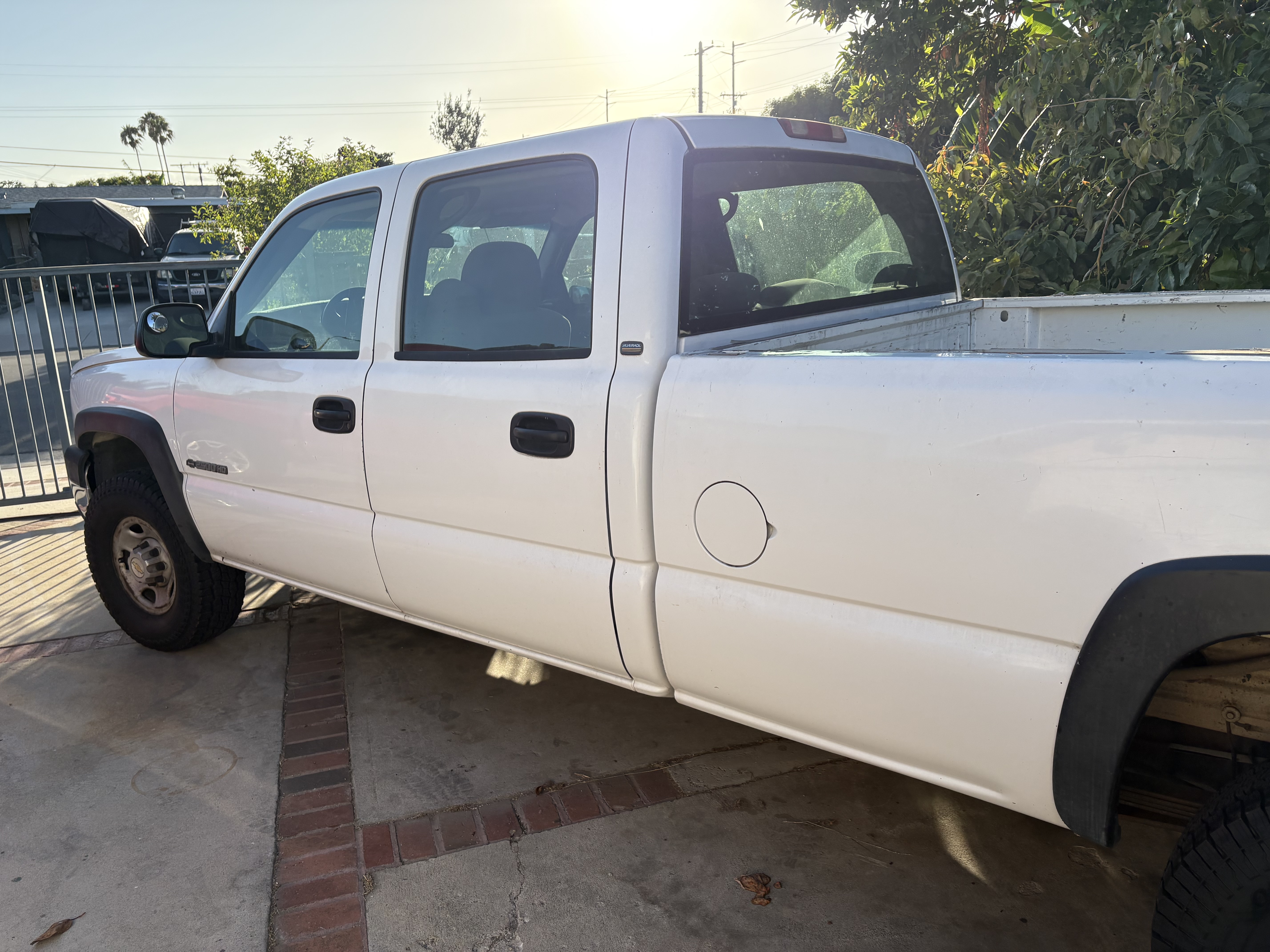 Used 2005 Chevrolet Silverado 2500 W/T w/ Skid Plate Package AWD/4WD image 2