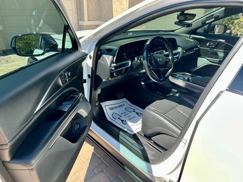 Used 2024 Cadillac Lyriq Luxury RWD image 13
