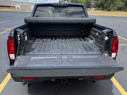 Used 2018 Honda Ridgeline Black Edition image 10