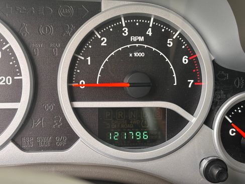 Used 2010 Jeep Wrangler Sahara w/ Dual Top Group AWD/4WD image 11