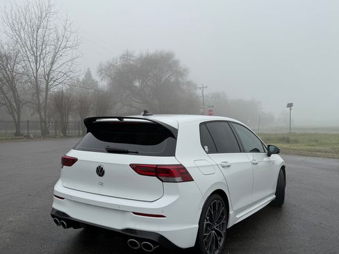 Used 2025 Volkswagen Golf image 9