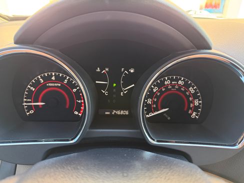 Used 2011 Toyota Highlander SE image 32