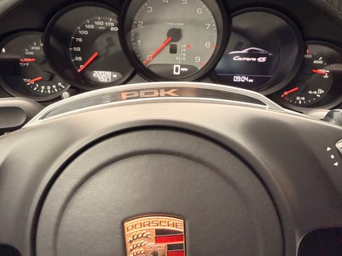 Used 2014 Porsche 911 Carrera 4S image 8