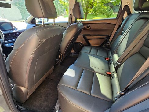 Used 2023 Nissan Rogue SL image 20