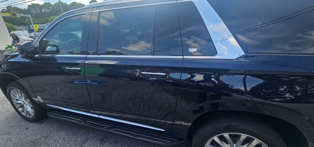 Used 2021 Cadillac Escalade ESV Premium Luxury w/ Performance Package AWD/4WD image 1