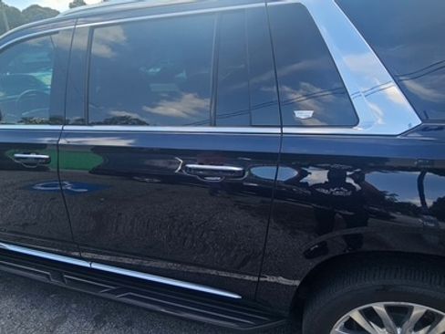 Used 2021 Cadillac Escalade ESV Premium Luxury w/ Performance Package AWD/4WD image 1