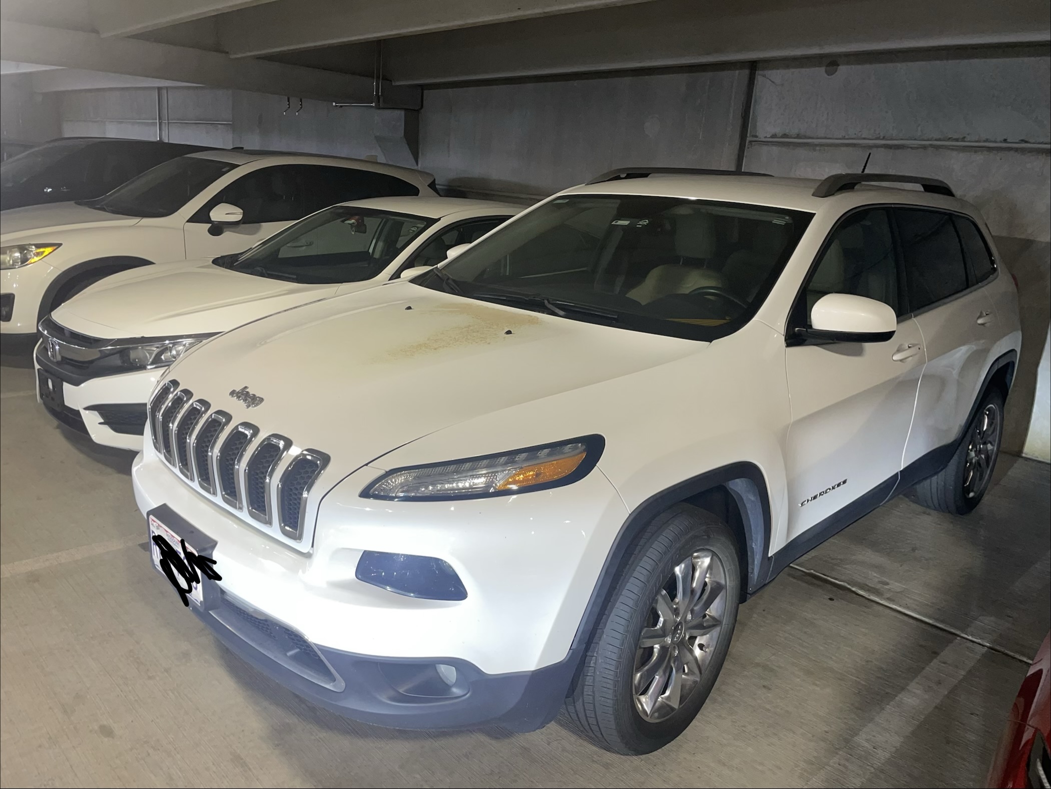 Used 2015 Jeep Cherokee Limited w/ Luxury Group FWD image 4