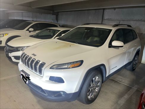 Used 2015 Jeep Cherokee Limited w/ Luxury Group FWD image 4