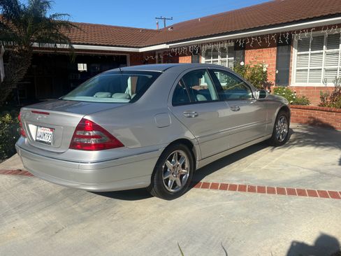 Used 2002 Mercedes-Benz C 320 Sedan image 10