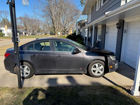 Used 2016 Chevrolet Cruze LT w/ RS Package image 2