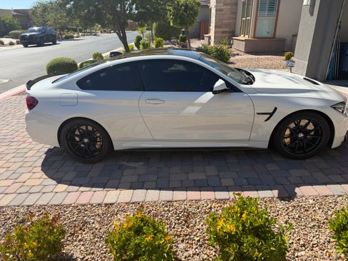 Used 2019 BMW M4 CS w/ Executive Package RWD image 10