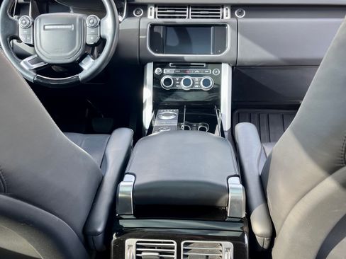 Used 2016 Land Rover Range Rover HSE image 16