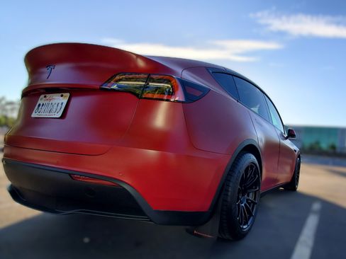 Used 2020 Tesla Model Y Performance image 6