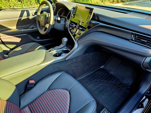 Used 2024 Toyota Camry image 16