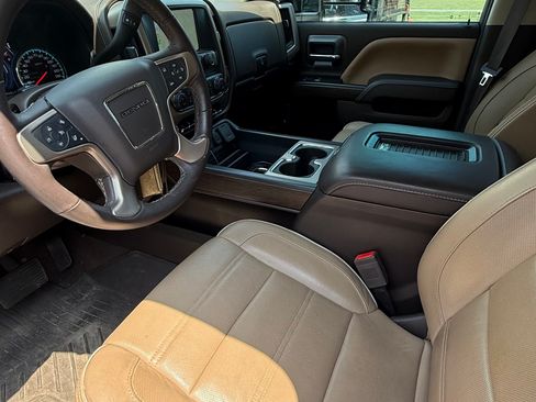 Used 2018 GMC Sierra 2500 Denali w/ Duramax Plus Package AWD/4WD image 9