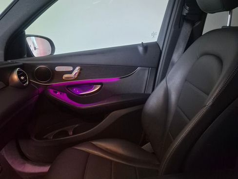 Used 2020 Mercedes-Benz GLC 300 4MATIC image 4