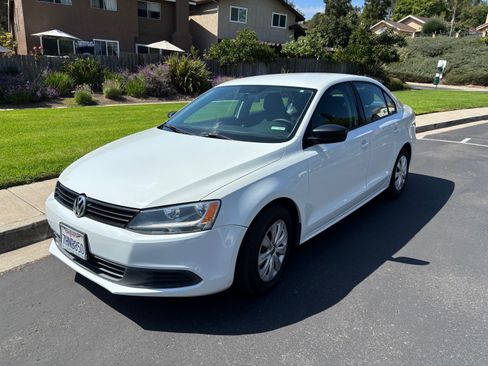 Used 2014 Volkswagen Jetta S image 1