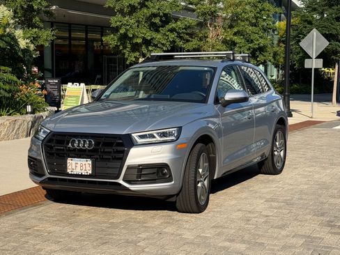 Used 2020 Audi Q5 2.0T Premium Plus w/ Premium Plus Package AWD/4WD image 2