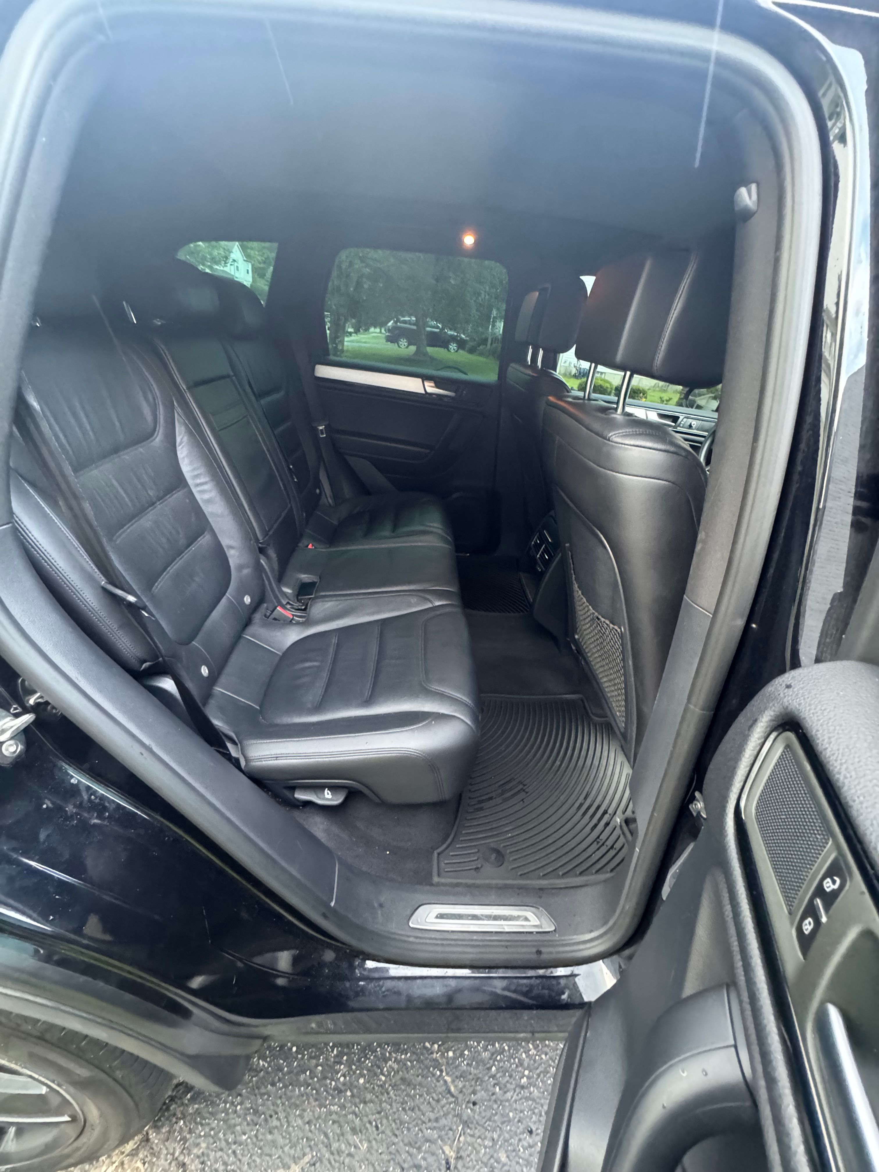 Used 2014 Volkswagen Touareg VR6 AWD/4WD image 11