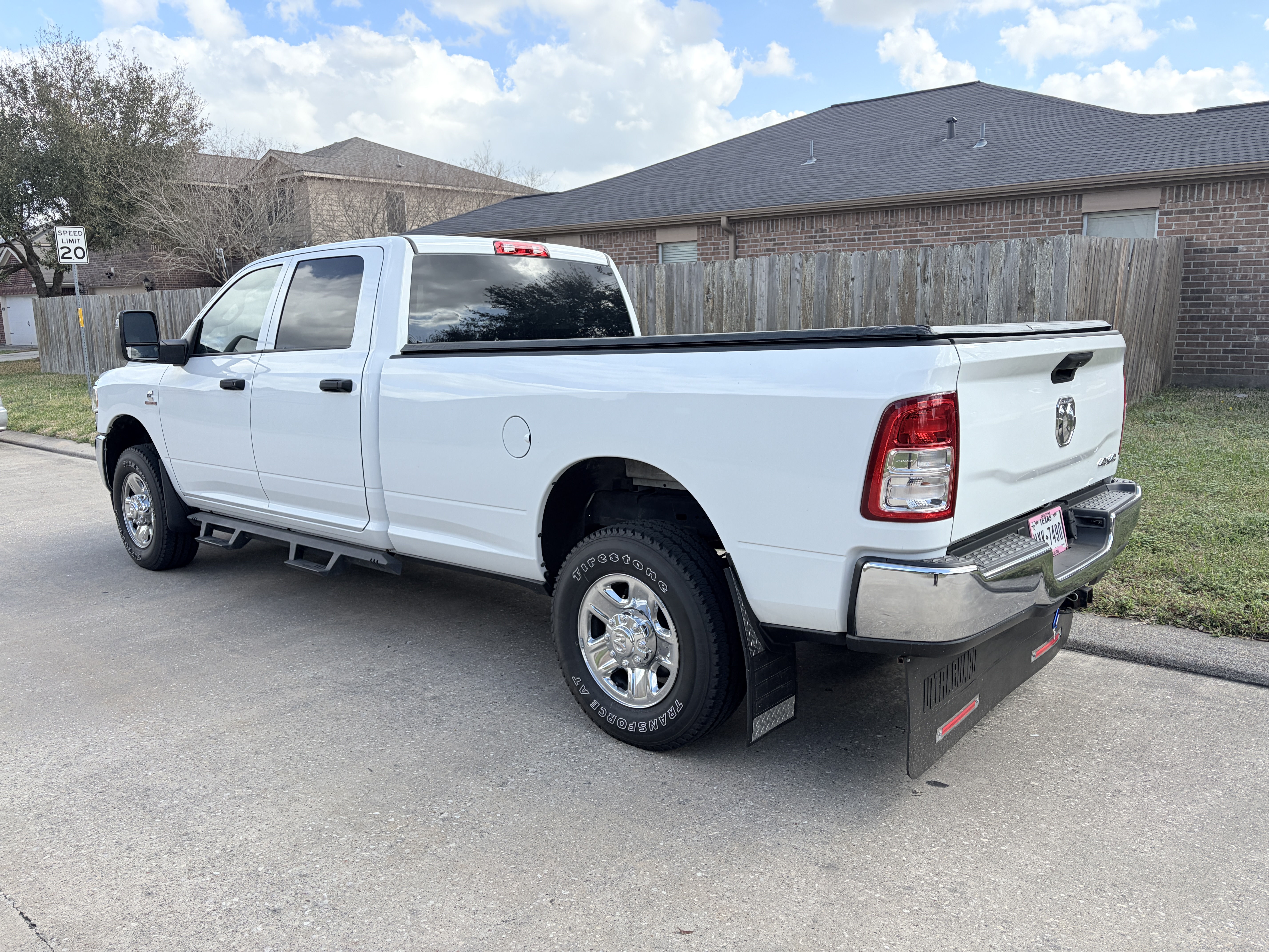 Used 2024 RAM 2500 Tradesman w/ Chrome Appearance Group AWD/4WD image 8