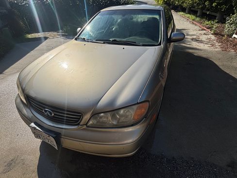 Used 2002 INFINITI I35 image 2