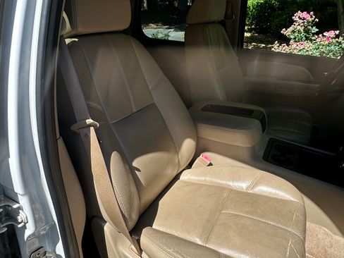 Used 2007 Chevrolet Tahoe LT w/ LT Preferred Equipment Group RWD image 18