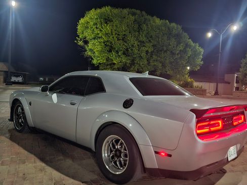 Used 2019 Dodge Challenger SRT Hellcat Redeye image 6