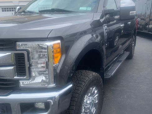 Used 2017 Ford F350 XLT image 2