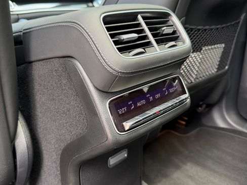 Used 2024 Mercedes-Benz GLS 580 4MATIC image 15