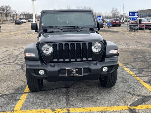 Used 2022 Jeep Wrangler Sport image 4