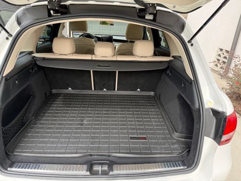 Used 2018 Mercedes-Benz GLC 300 300 Sport Utility 4D image 15