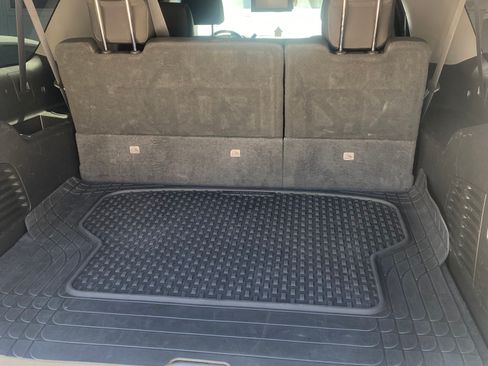 Used 2019 Chevrolet Suburban LT image 9