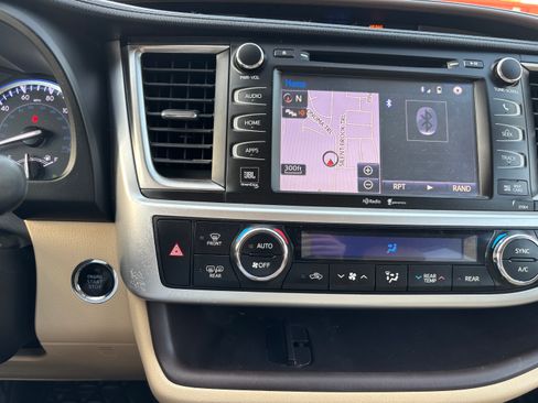 Used 2015 Toyota Highlander Limited image 29