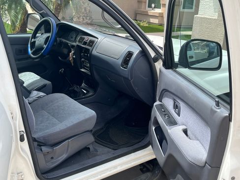 Used 2000 Toyota 4Runner 2WD image 9