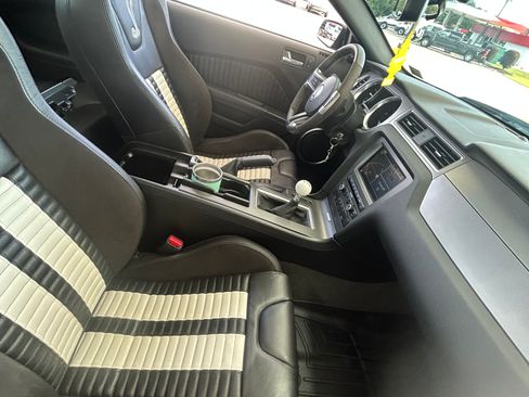 Used 2014 Ford Mustang Shelby GT500 w/ Equipment Group 821A image 9